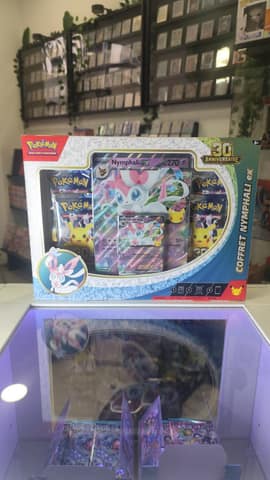 Coffret Pokémon FR 30e anniversaire Scellé Nymphali ex promo français